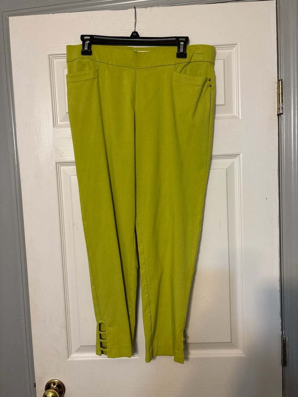 89th + Madison Women's Lime Green Millennium Capri Pants with Lattice Cuff Detai